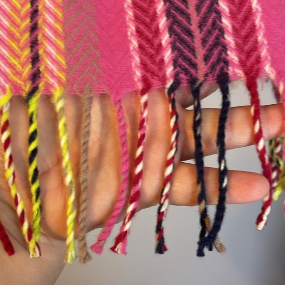 100% Cashmere Made in Scotland Pink Plaid Scarf with Fringe - Picture 9 of 13